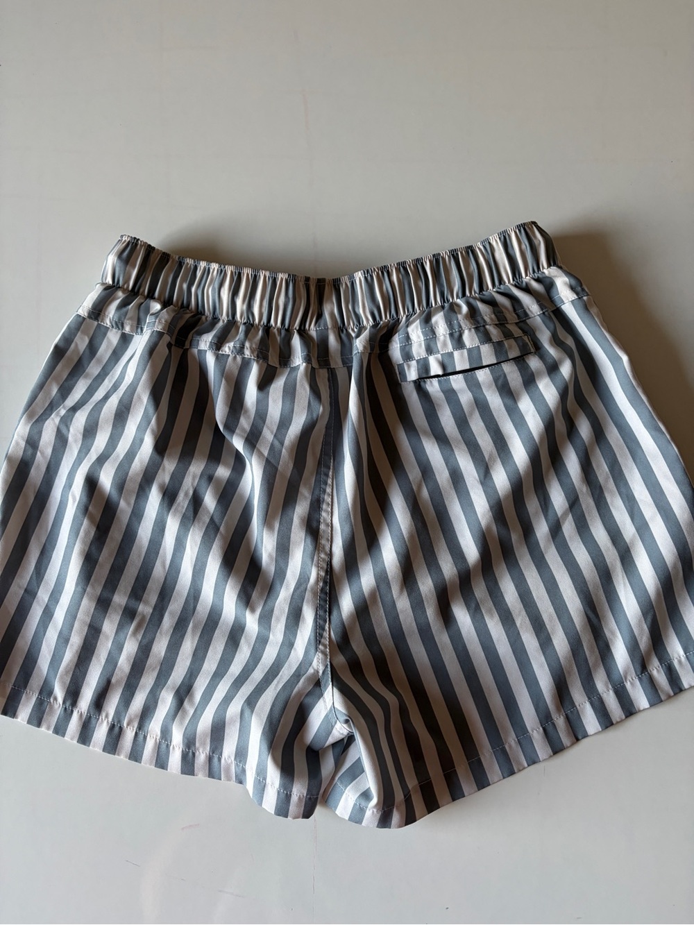 Thrst swim trunks white blue striped shorts mesh lining men’s size large *flaw - Picture 6 of 7